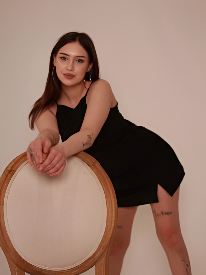 Илона привлекальеная девушка из Северской цена от 5000 руб