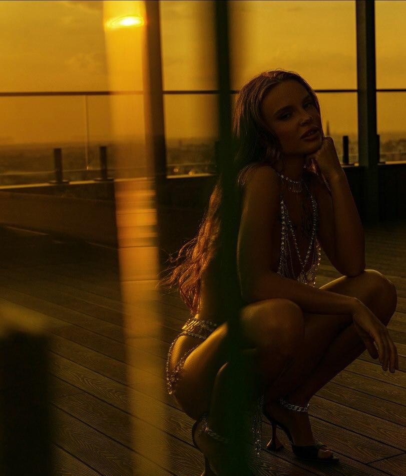 Эмма привлекальеная девушка из Северской цена от 7000 руб