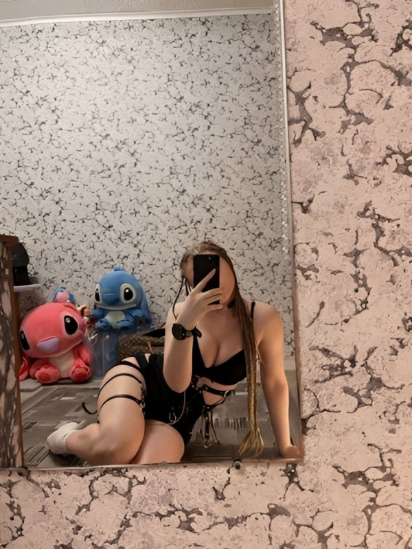 Дарья привлекательная девушка из Северской цена от 2500 руб