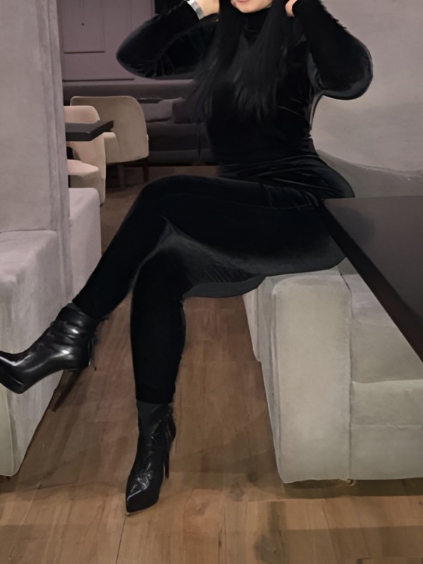 Ева привлекательная девушка из Северской цена от 4000 руб