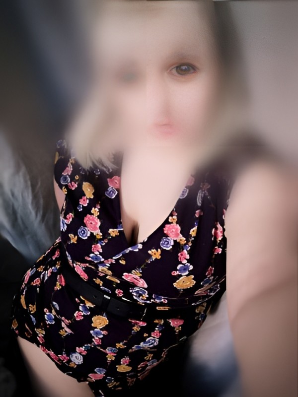 Стелла привлекательная девушка из Северской цена от 10000 руб