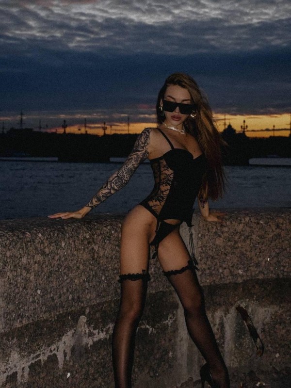 Ева привлекательная девушка из Северской цена от 7000 руб